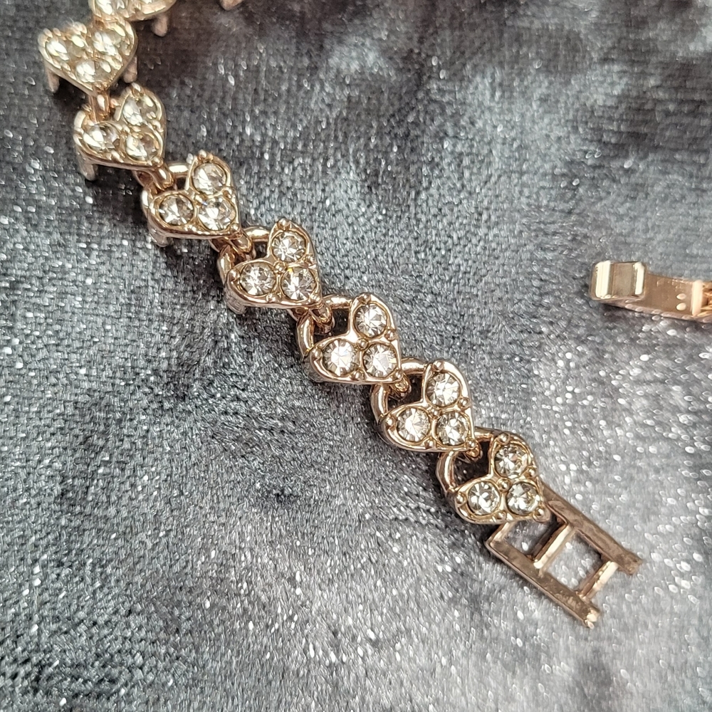 Rose Gold Heart Shaped  Bracelet - Picture 3 of 8